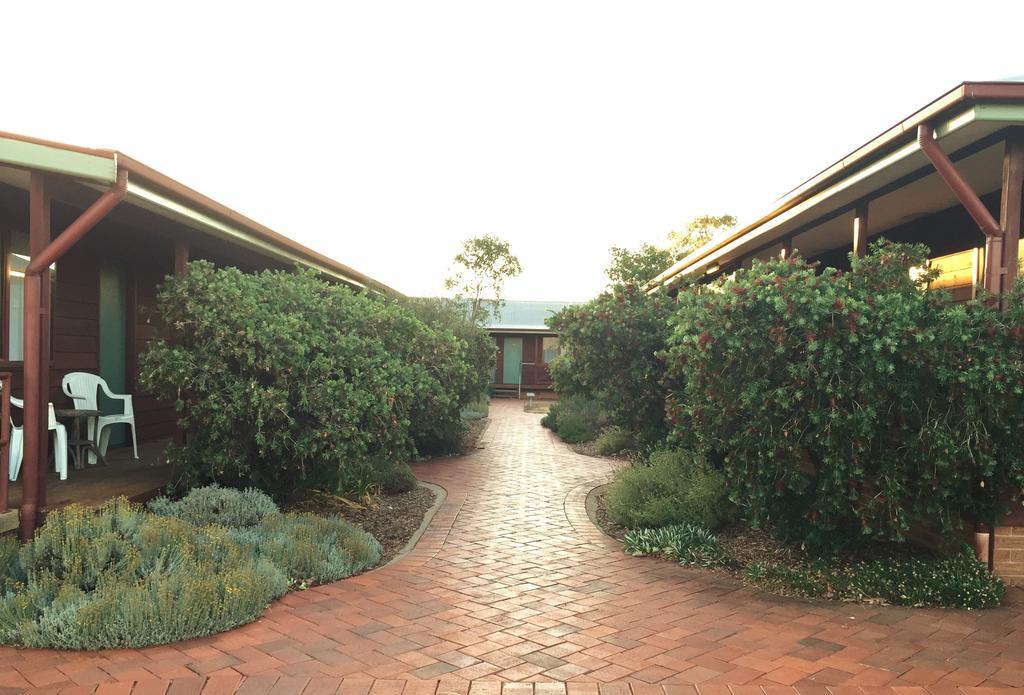 Aussie Cabins Dubbo Exterior photo