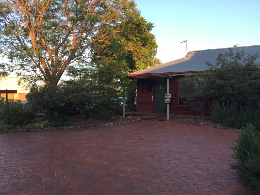 Aussie Cabins Dubbo Exterior photo