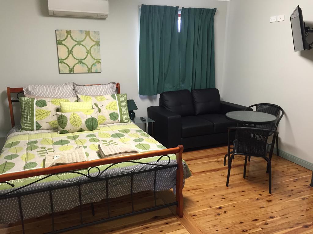 Aussie Cabins Dubbo Room photo