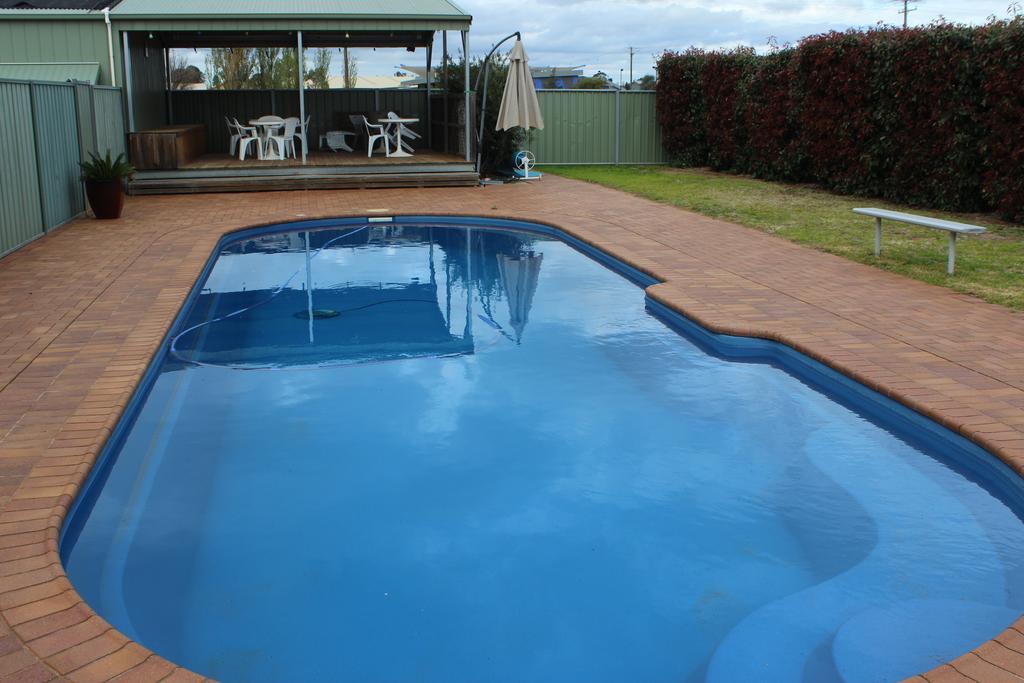 Aussie Cabins Dubbo Exterior photo