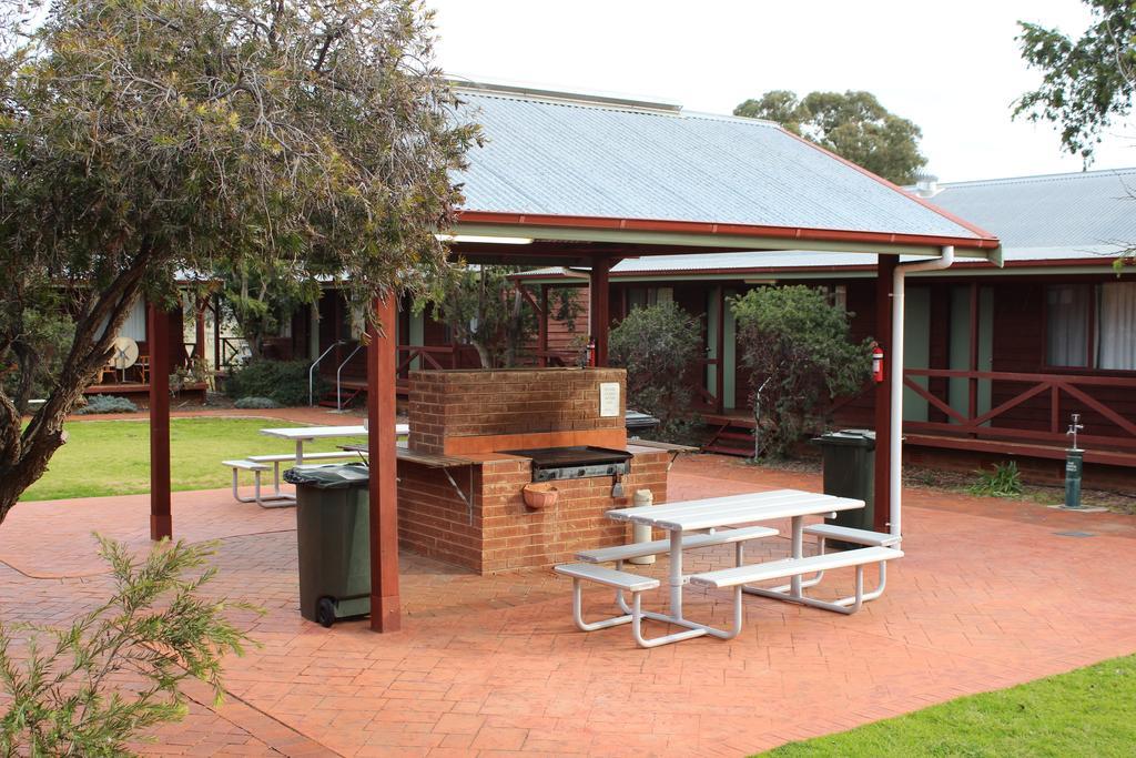 Aussie Cabins Dubbo Room photo